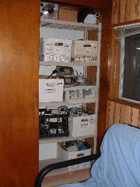 2007-11-07_jon_side_of_closet.jpg, 592 KB